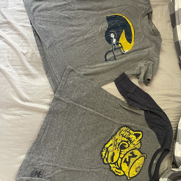 Set of two like new, only worn once women’s university of Michigan Shirts - Picture 1 of 3